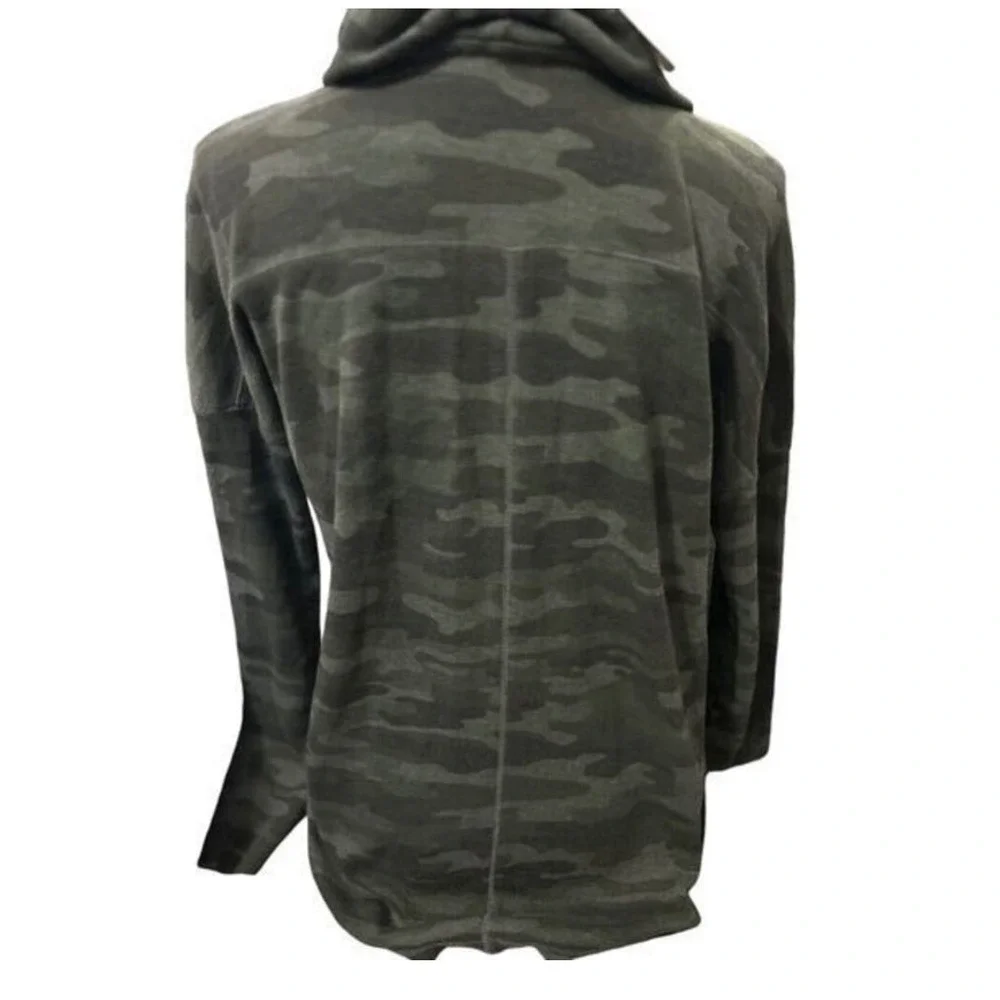 Lucky Brand wrap yourself